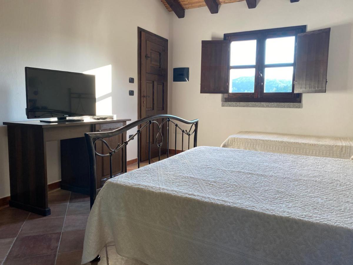 Li Paduleddi Country Guest House Olbia Ngoại thất bức ảnh